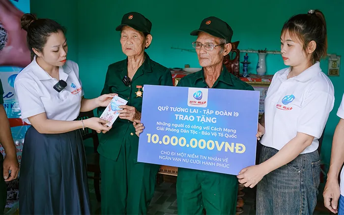 Hình ảnh dịch vụ chăm sóc khách hàng 24/7 của Sinbet, với nhân viên hỗ trợ nhiệt tình.